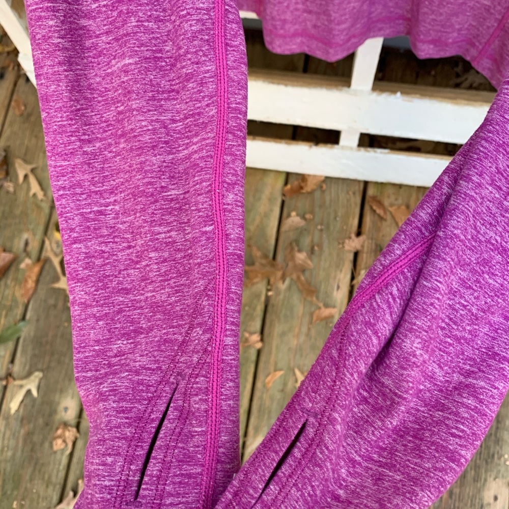 Lululemon stretchy workout top